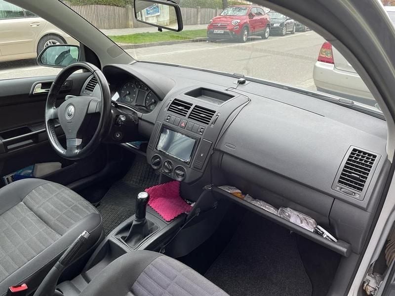 Gebraucht VW Polo 60 PS (44 kW) 2007 Silber Limousine