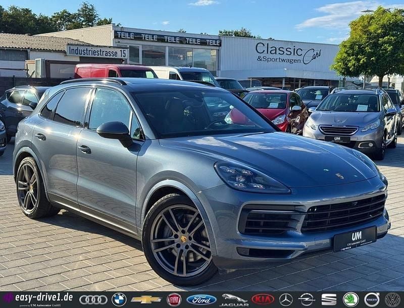 Blau Gebraucht 2017 Porsche Cayenne S Chrono SUV | 46.990 € (Guter Preis) - Bild 1/4
