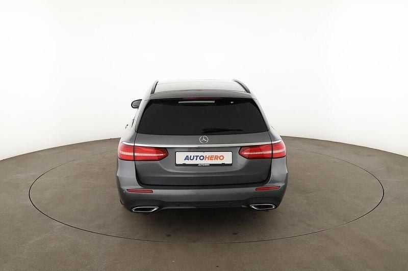 Gebraucht Mercedes E220 AMG line 194 PS (142 kW) 2016 Grau Kombi