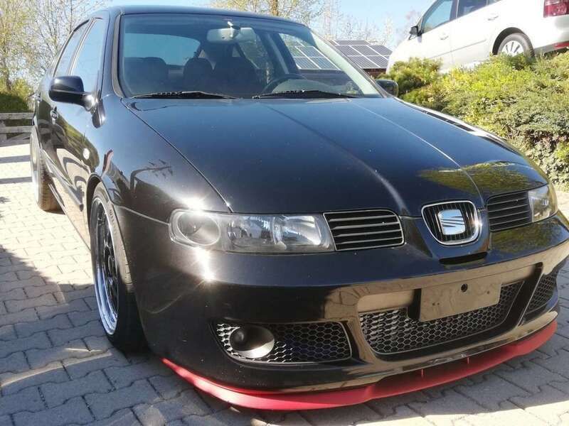Schwarz (metallic) Gebraucht 2001 Seat Leon Sport Limousine | 6.300 € - Bild 1/4