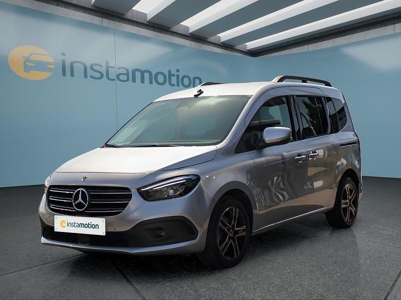 Silber Gebraucht 2024 Mercedes T180 Van / Kleinbus | 33.199 € (Teuer) - Bild 1/4