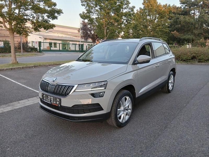 Grau Gebraucht 2019 Skoda Karoq SUV | 14.900 € (Fairer Preis) - Bild 1/4