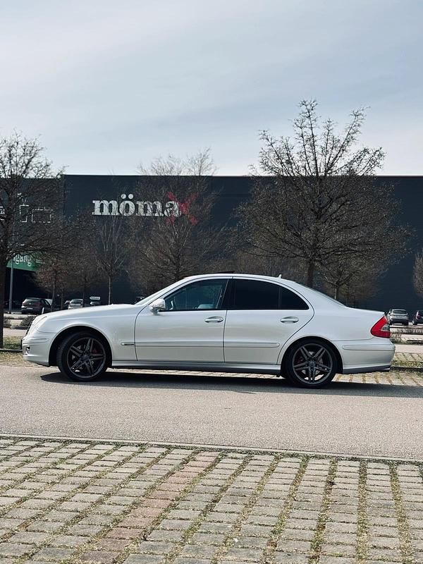 Gebraucht Mercedes E350 272 PS (200 kW) 2007 Silber Limousine