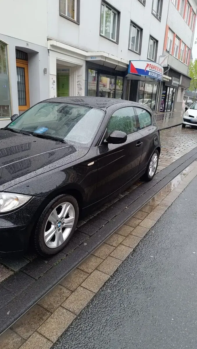 Gebraucht BMW 118 Coupé 143 PS (105 kW) 2010 Schwarz Coupé