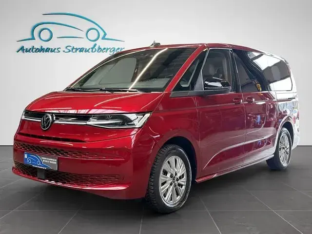 Second-hand VW Multivan Life 150 CP (110 kW) 2024 Roșu Monovolum