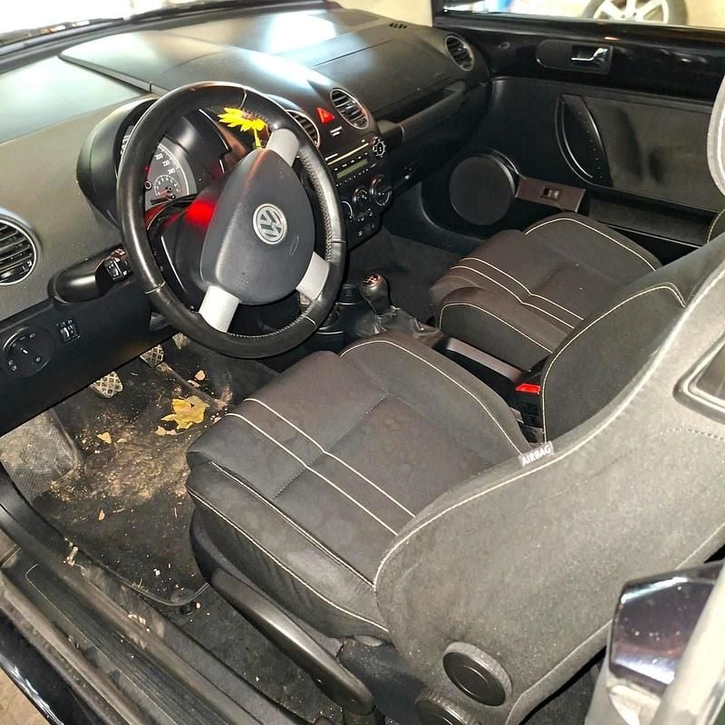 Gebraucht VW New Beetle Cabriolet 75 PS (55 kW) 2009 Schwarz Cabrio