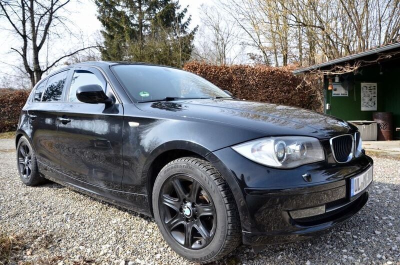 Schwarz Gebraucht 2010 BMW 118 Kleinwagen | 2.900 € (Superpreis) - Bild 1/4