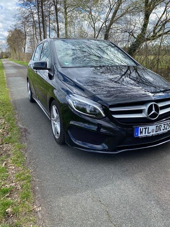 Gebraucht Mercedes B200 156 PS (114 kW) 2018 Schwarz Van / Kleinbus