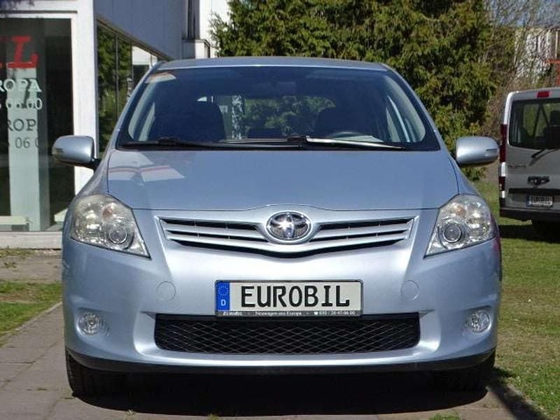 Gebraucht Toyota Auris Luna 132 PS (97 kW) 2012 Kristall blau (8s1) Limousine