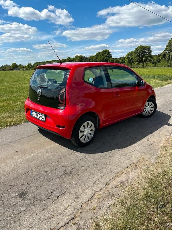 Rot Gebraucht 2017 VW up! Move Kleinwagen | 6.450 € (Guter Preis) - Bild 1/4