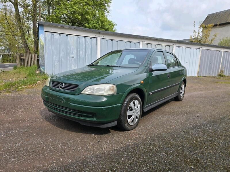 Grün Gebraucht 1998 Opel Astra Limousine | 1.799 € (Fairer Preis) - Bild 1/4