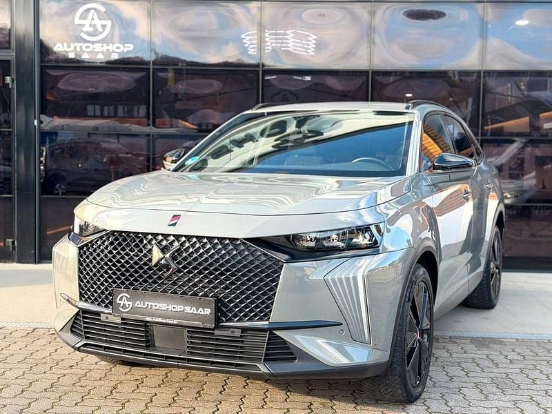 Grau Gebraucht 2023 DS Automobiles DS7 Crossback Performance SUV | 24.990 € (Guter Preis) - Bild 1/4