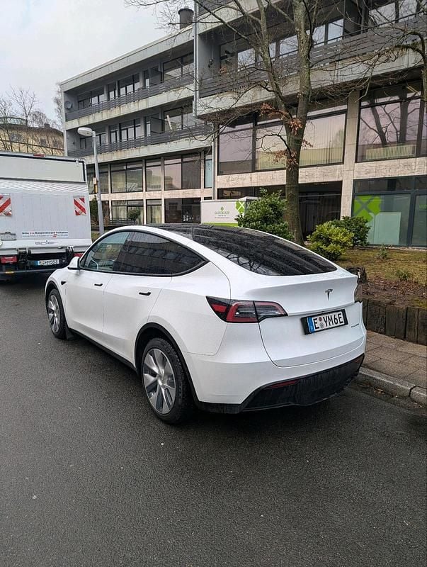 Gebraucht Tesla Model Y Long Range AWD 378 kW (514 PS) 2022 Weiß SUV