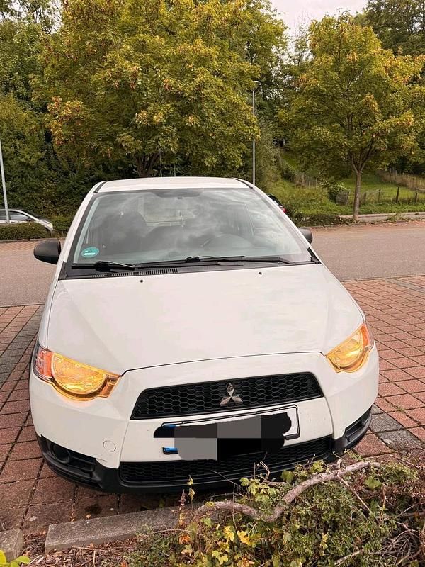 Weiß Gebraucht 2010 Mitsubishi Colt Kleinwagen | 2.200 € (Fairer Preis) - Bild 1/4