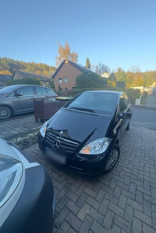 Gebraucht Mercedes A160 95 PS (69 kW) 2011 Schwarz Kleinwagen