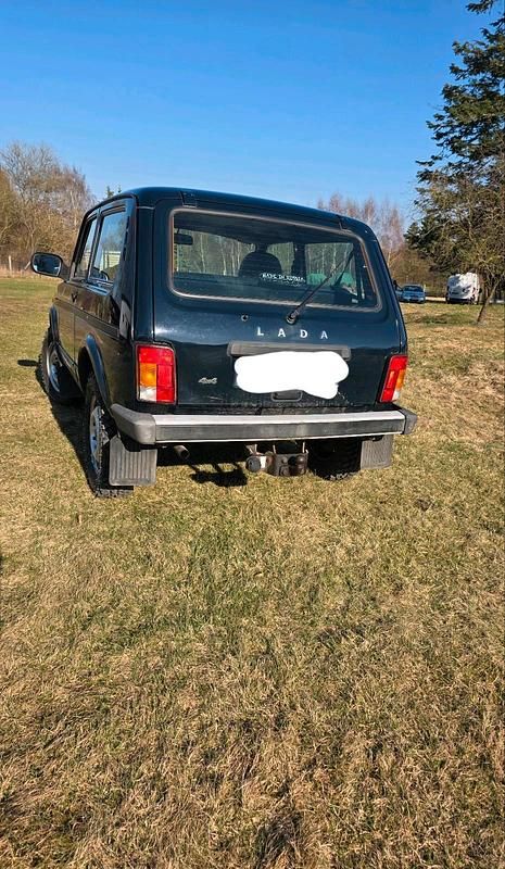 Gebraucht Lada Taiga 83 PS (61 kW) 2018 Grün SUV