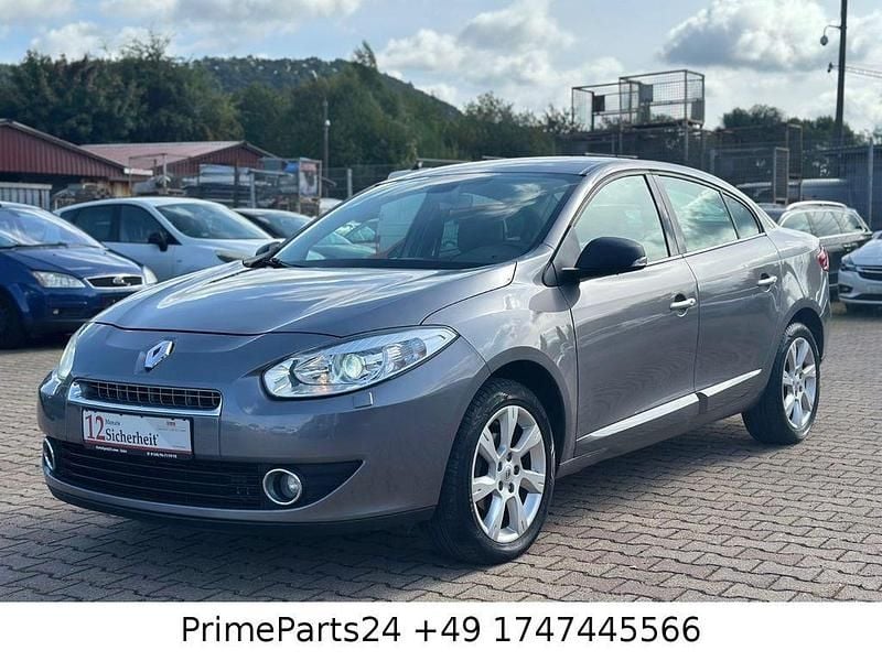 Grau Gebraucht 2011 Renault Fluence Dynamique Limousine | 4.990 € (Fairer Preis) - Bild 1/4