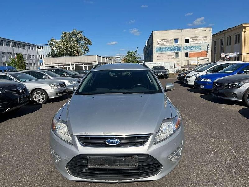 Gebraucht Ford Mondeo Trend 120 PS (88 kW) 2011 Polarsilber metallic Kombi