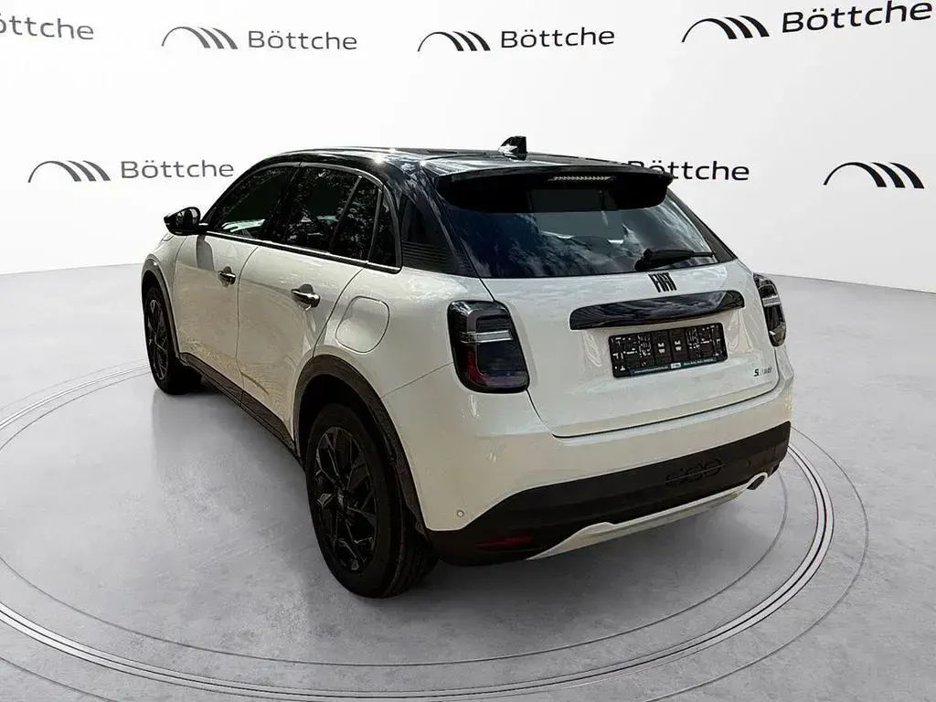 Neu Fiat 600 Street 101 PS (74 kW) 2026 Weiß / schwarz SUV