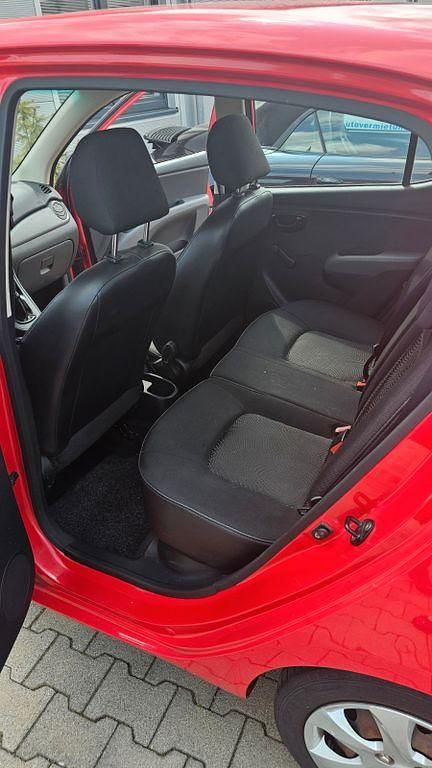 Gebraucht Hyundai i10 Style 69 PS (50 kW) 2011 Rot Kleinwagen