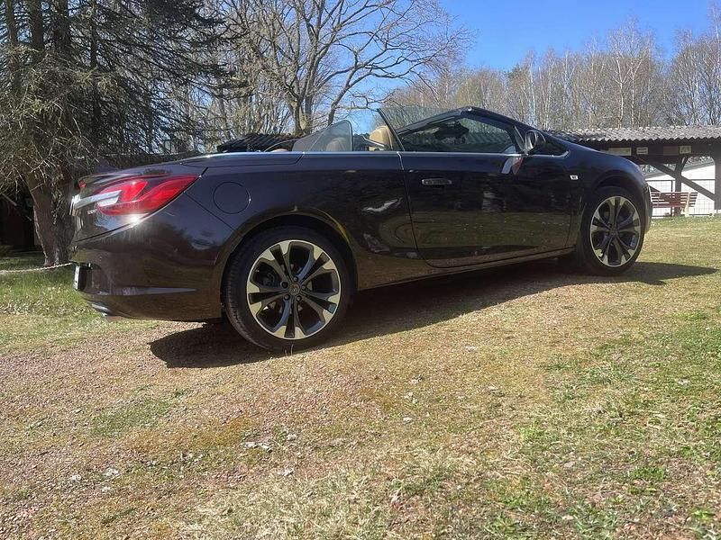 Braun Gebraucht 2018 Opel Cascada Ultimate Cabrio | 21.300 € (Teuer) - Bild 1/4