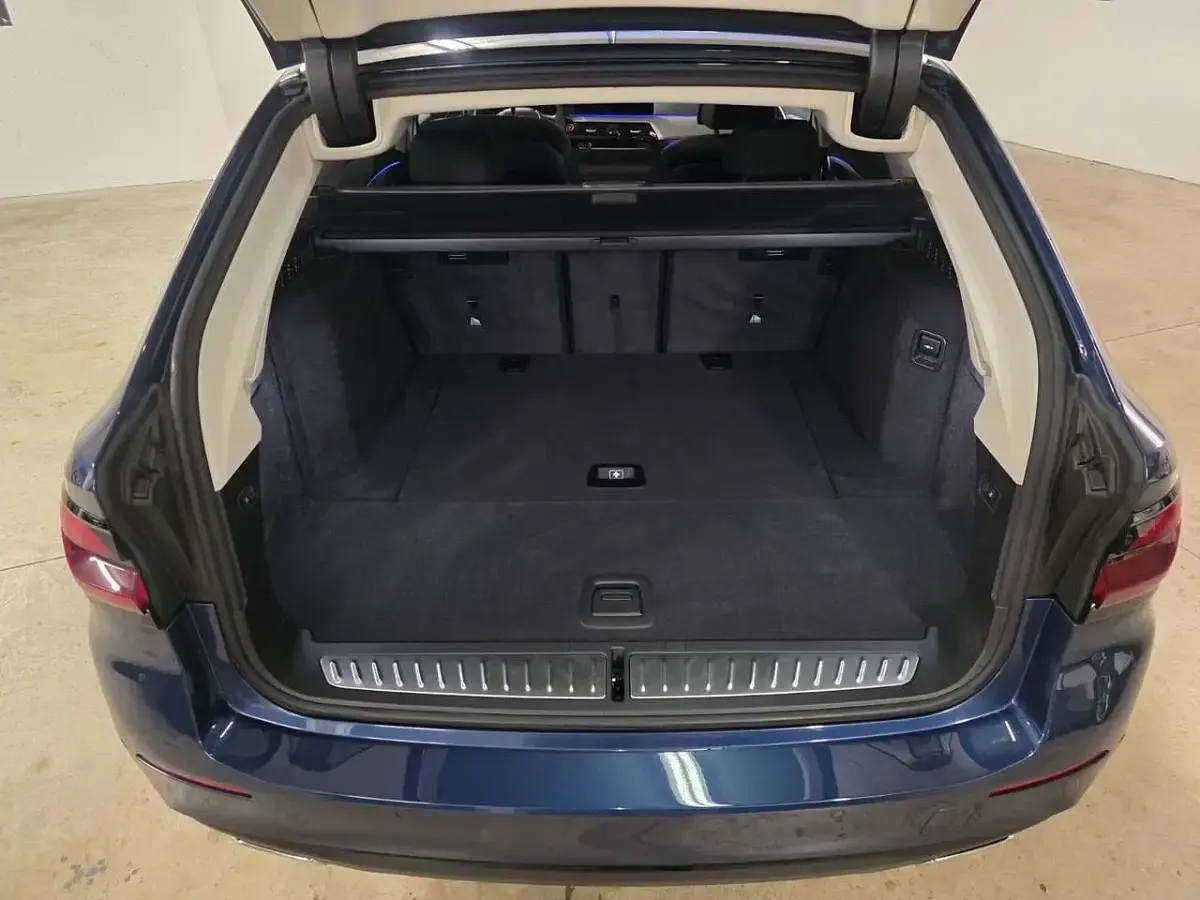 Gebraucht BMW 540 340 PS (250 kW) 2022 Phytonicblau metallic Kombi