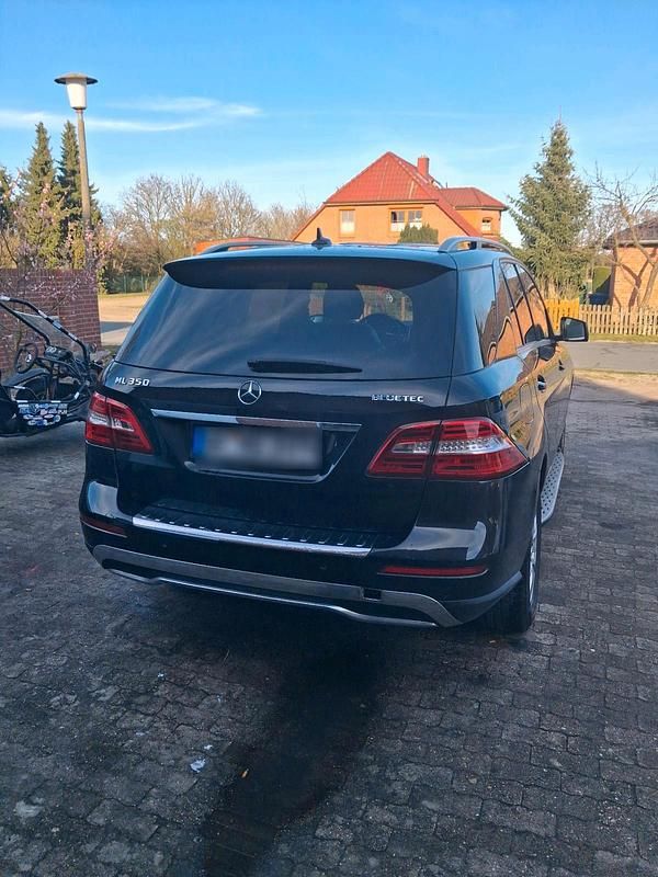 Gebraucht Mercedes ML350 260 PS (191 kW) 2011 Schwarz SUV