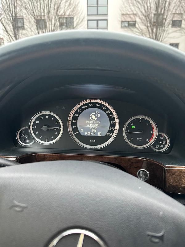 Gebraucht Mercedes E220 170 PS (125 kW) 2011 Blau Kombi