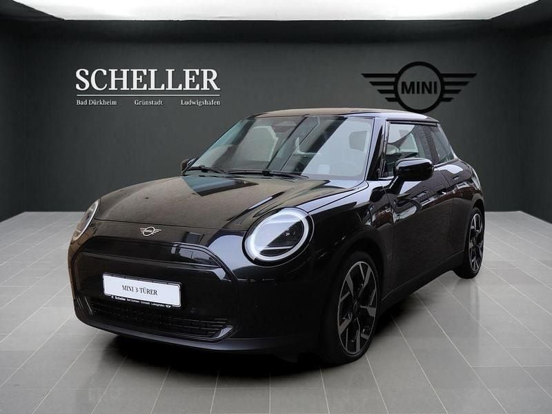 Neu Mini Cooper Classic 135 kW (184 PS) 2026 Midnight black metallic Kleinwagen