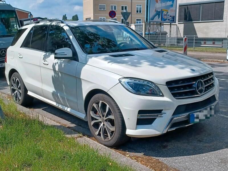 Weiß Gebraucht 2014 Mercedes ML350 AMG SUV | 18.650 € (Superpreis) - Bild 1/4