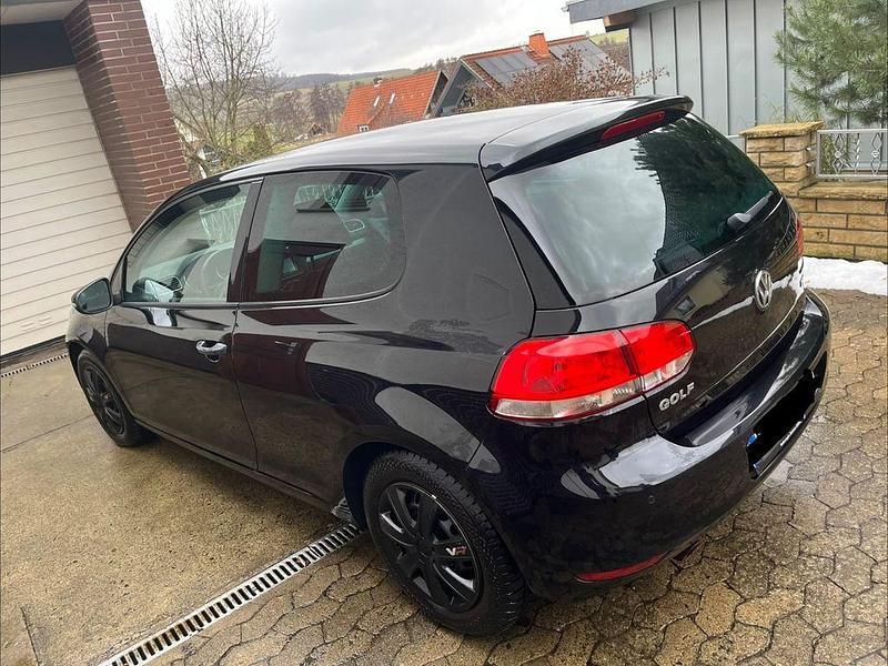 Gebraucht VW Golf VI Trendline 105 PS (77 kW) 2010 Schwarz Kleinwagen