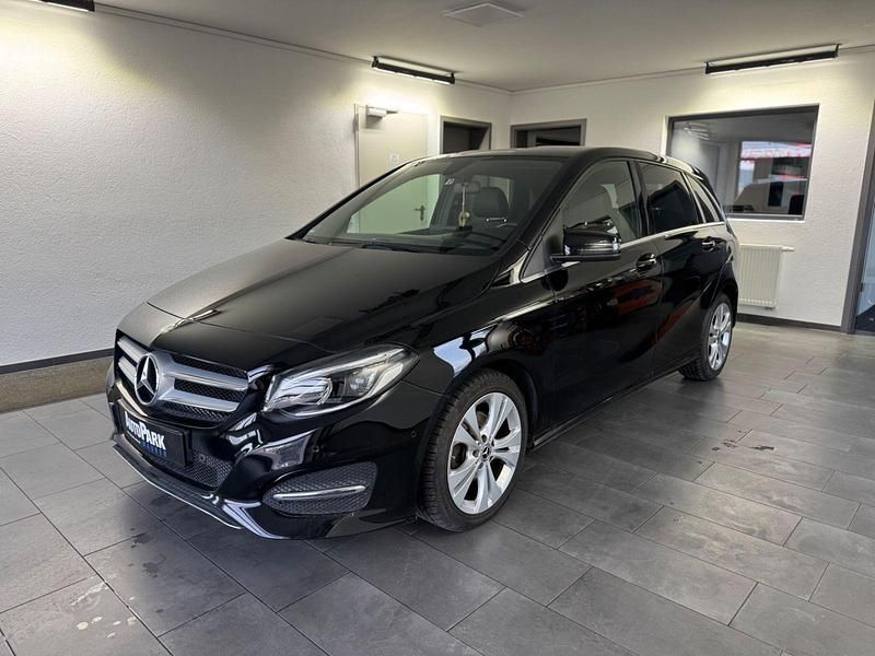 Gebraucht Mercedes 200 Style 136 PS (100 kW) 2018 Schwarz Kombi