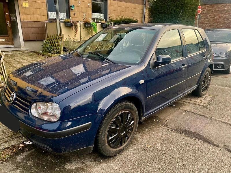 Gebraucht VW Golf IV 101 PS (74 kW) 2001 Blau Kleinwagen