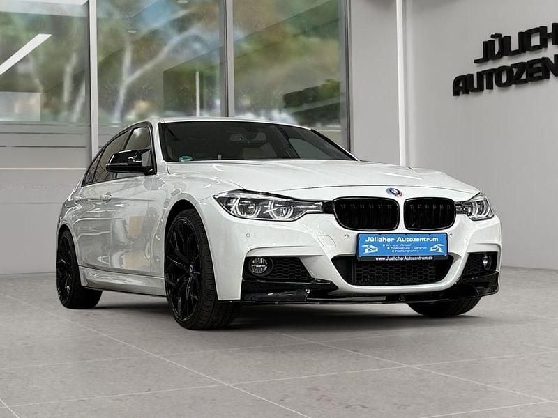 Weiß Gebraucht 2017 BMW 330 M Sport Limousine | 21.990 € (Superpreis) - Bild 1/4