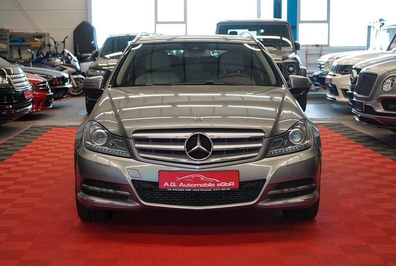 Gebraucht Mercedes C250 204 PS (150 kW) 2013 Silber Kombi