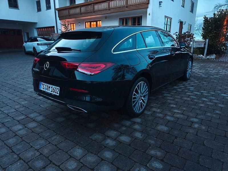 Gebraucht Mercedes CLA250e Shooting Brake Progressive 218 PS (160 kW) 2021 Schwarz Kombi