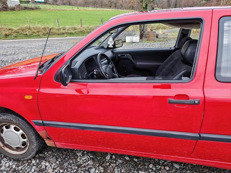 Gebraucht VW Golf III Basis 60 PS (44 kW) 1996 Rot Limousine