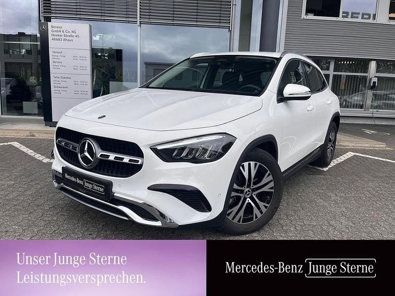 Weiß Gebraucht 2024 Mercedes GLA180 Progressive SUV | 33.750 € (Guter Preis) - Bild 1/3
