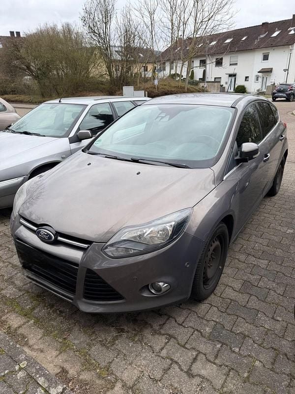 Usata Ford Focus SYNC Edition 140 CV (102 kW) 2013 Marrone Berlina