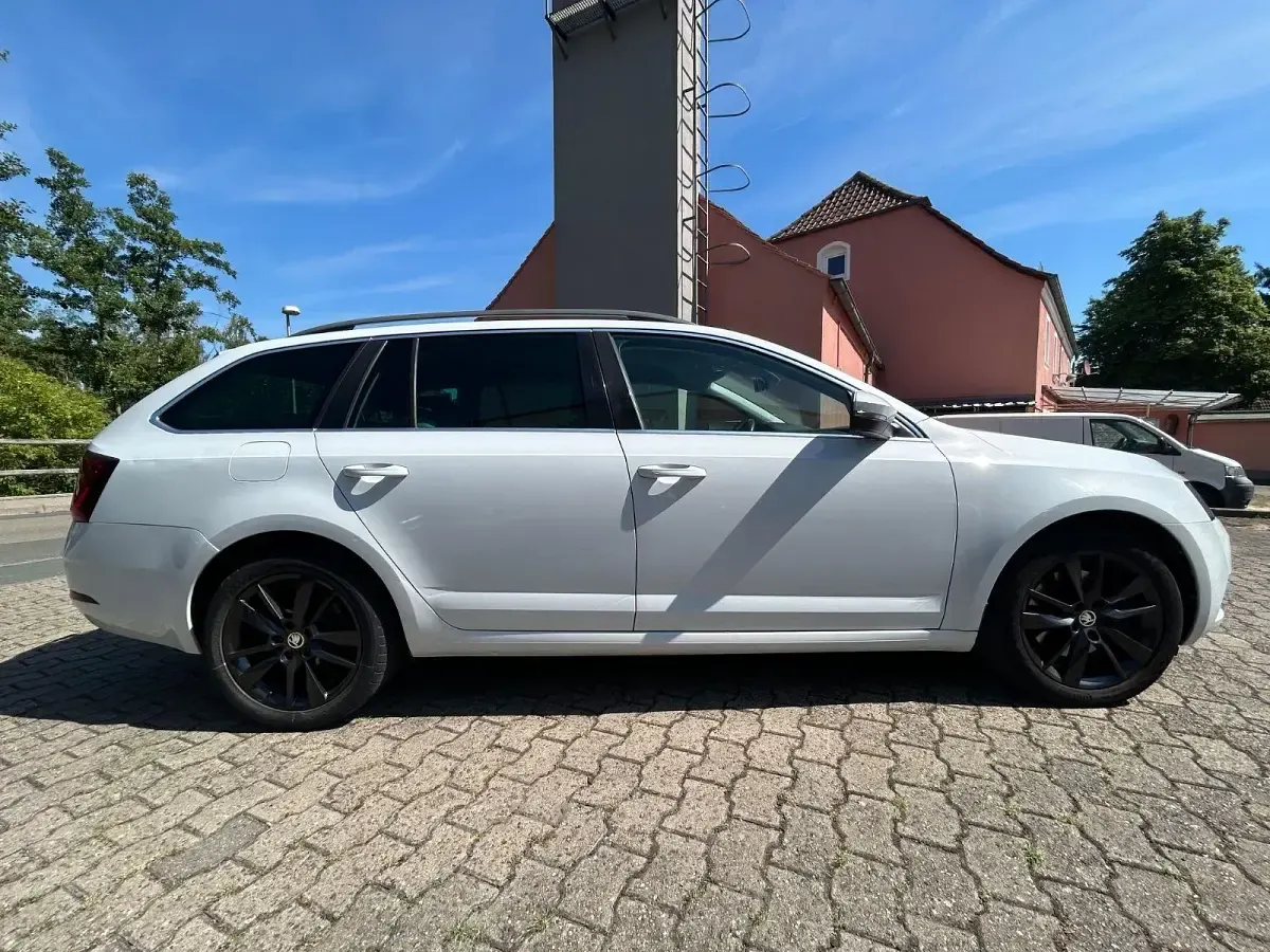 Gebraucht Skoda Octavia Style 150 PS (110 kW) 2017 Weiß Kombi