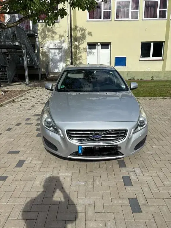 Gebraucht Volvo S60 163 PS (119 kW) 2010 Silber Limousine