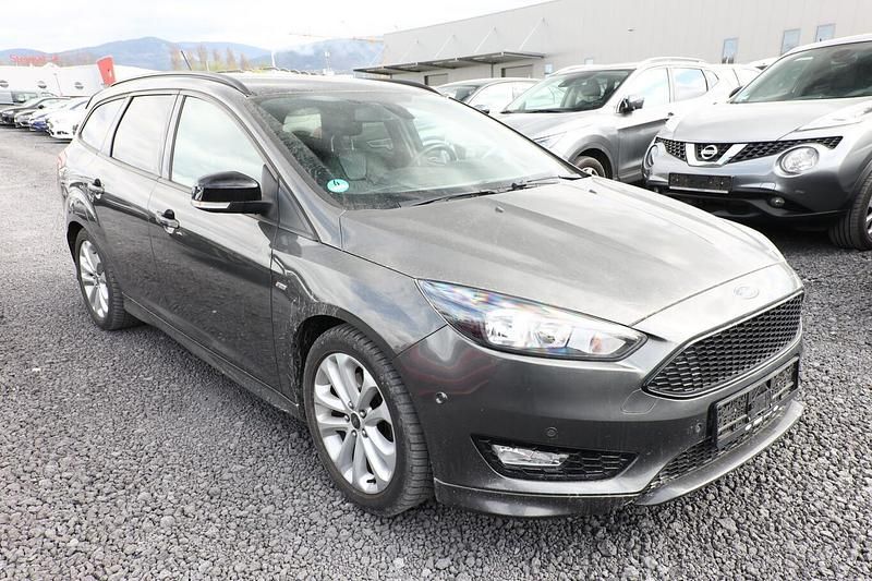 Gebraucht Ford Focus ST-Line 182 PS (133 kW) 2017 Magnetic grau metallic
