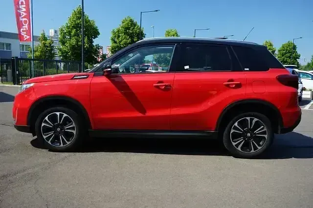 Gebraucht Suzuki Vitara 140 PS (102 kW) 2020 Rot SUV