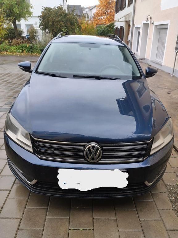Blau Gebraucht 2012 VW Passat Limousine | 4.300 € (Fairer Preis) - Bild 1/4
