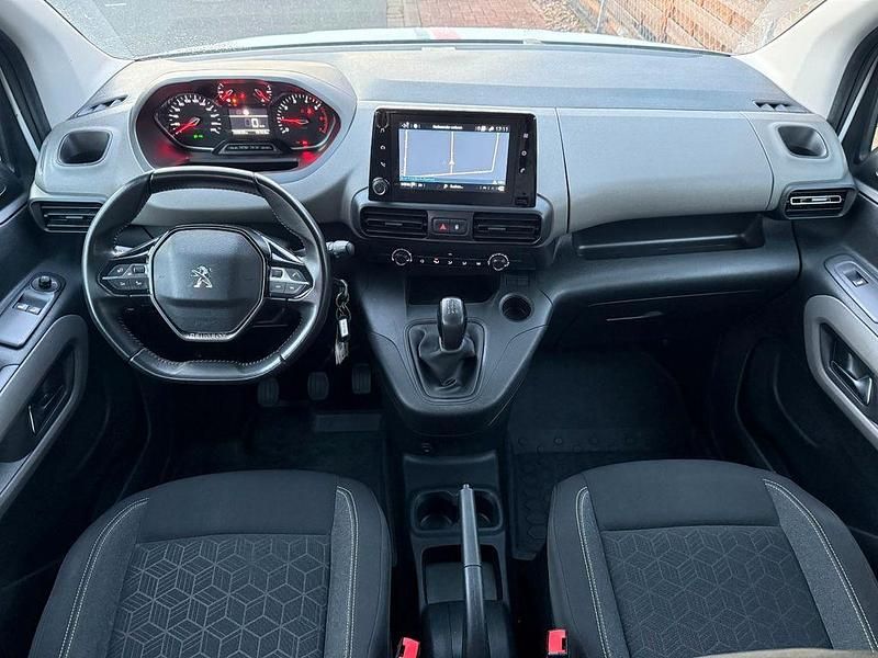 Gebraucht Peugeot Rifter Active 102 PS (75 kW) 2019 Weiß Van / Kleinbus