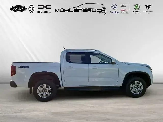 Gebraucht VW Amarok Life 205 PS (150 kW) 2024 Clear white Pickup