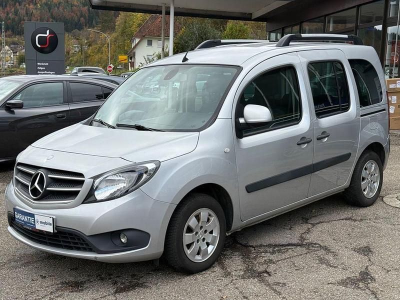 Silber Gebraucht 2017 Mercedes Citan 111 Kombi | 12.499 € (Fairer Preis) - Bild 1/4