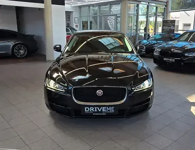 Gebraucht Jaguar XE Prestige 180 PS (132 kW) 2018 Schwarz Limousine