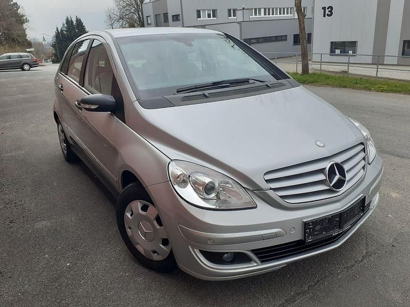 Gebraucht Mercedes B170 116 PS (85 kW) 2007 Silber Van / Kleinbus