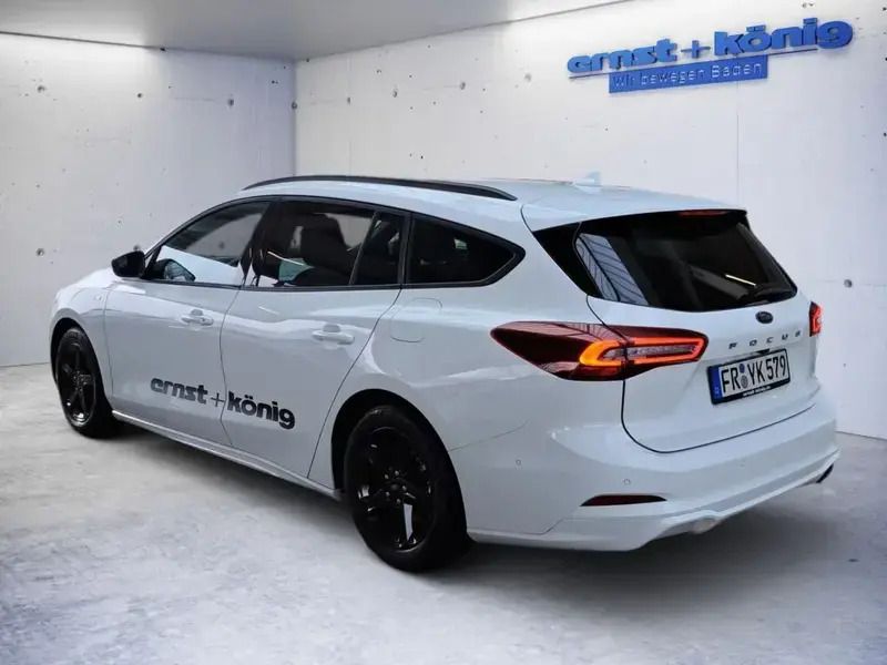 Gebraucht Ford Focus ST-Line X 155 PS (114 kW) 2023 Weiß Limousine